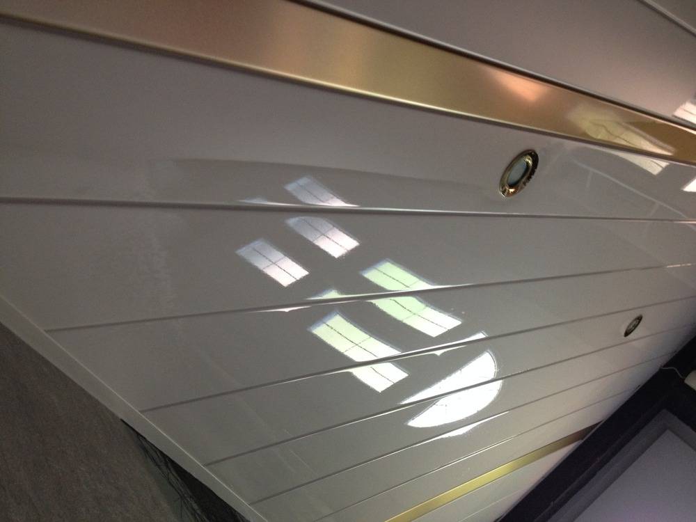 Nettoyage - plafond -lames-alu-couloir-Wittelsheim  (9)