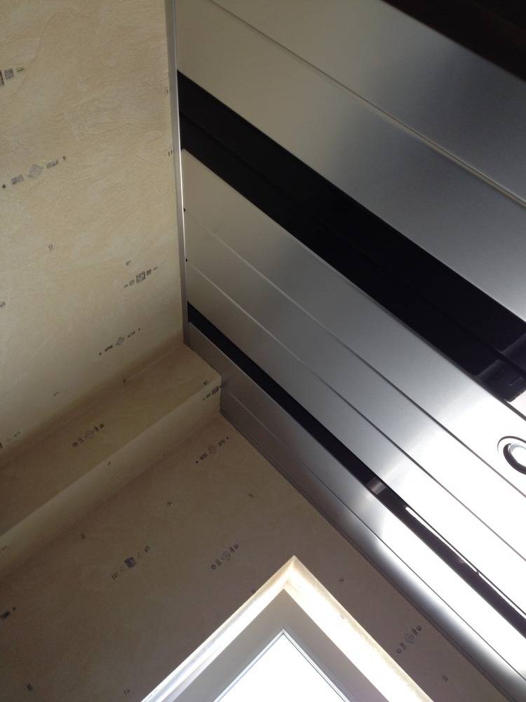 Nettoyage - plafond -lames-alu-couloir-Wittelsheim  (15)