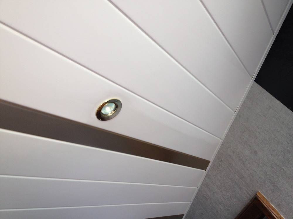 Nettoyage - plafond -lames-alu-salle-de-bain-Wittelsheim (9)