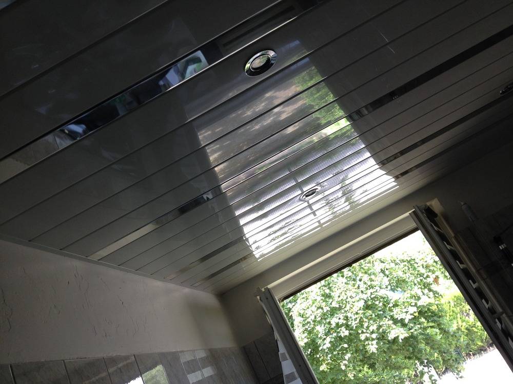 Nettoyage - plafond -lames-alu-salle-de-bain-Wittelsheim (14)