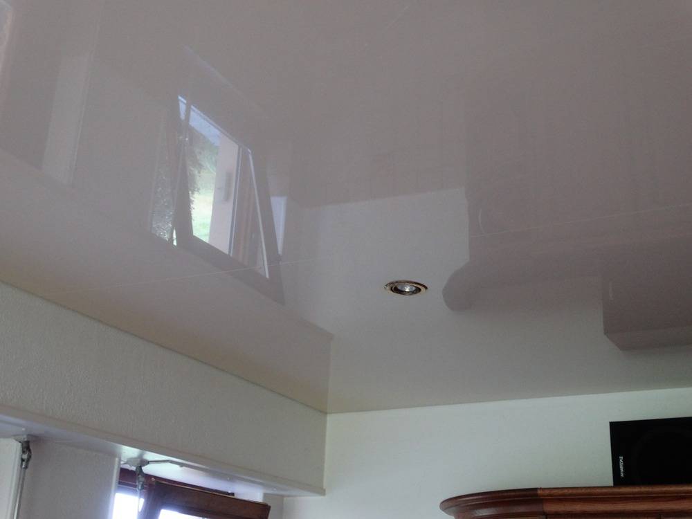 Lessivage- Nettoyage - plafond -tendu-PVC-salon-Rixheim (59)