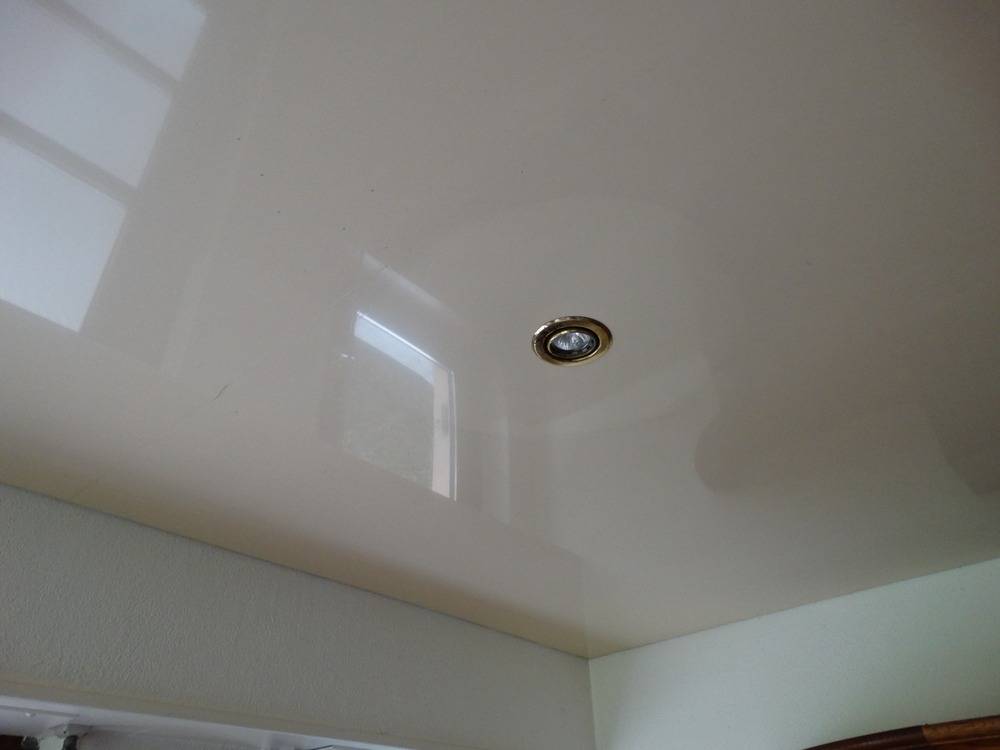 Lessivage- Nettoyage - plafond -tendu-PVC-salon-Rixheim (50)
