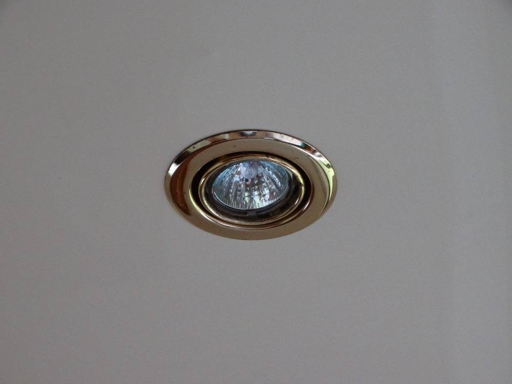 Lessivage- Nettoyage - plafond -tendu-PVC-salon-Rixheim (58)