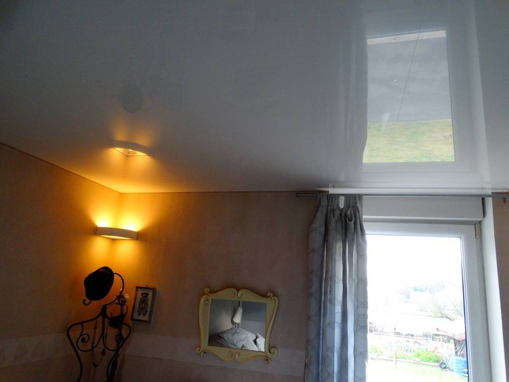 Lessivage- Nettoyage - plafond -tendu-PVC-salon-Masevaux (98)