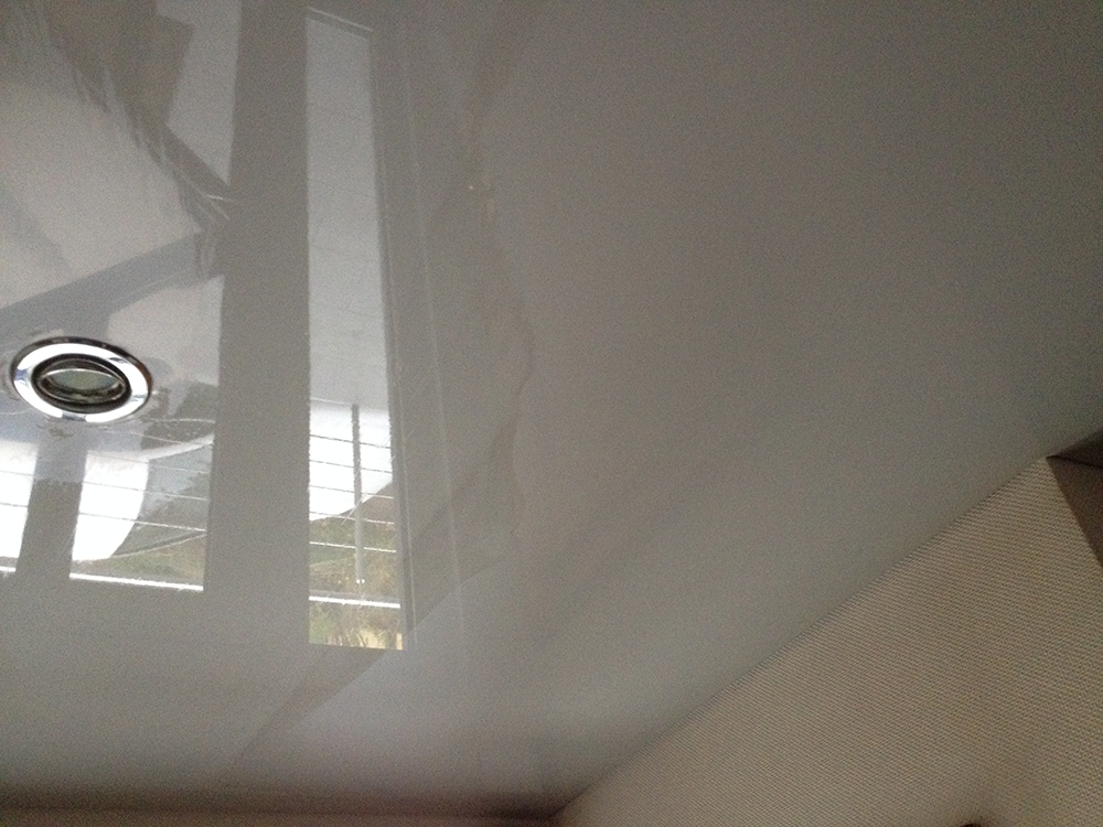 Lessivage- Nettoyage - plafond -tendu-PVC-couloir-cuisine-Mulhouse(41)