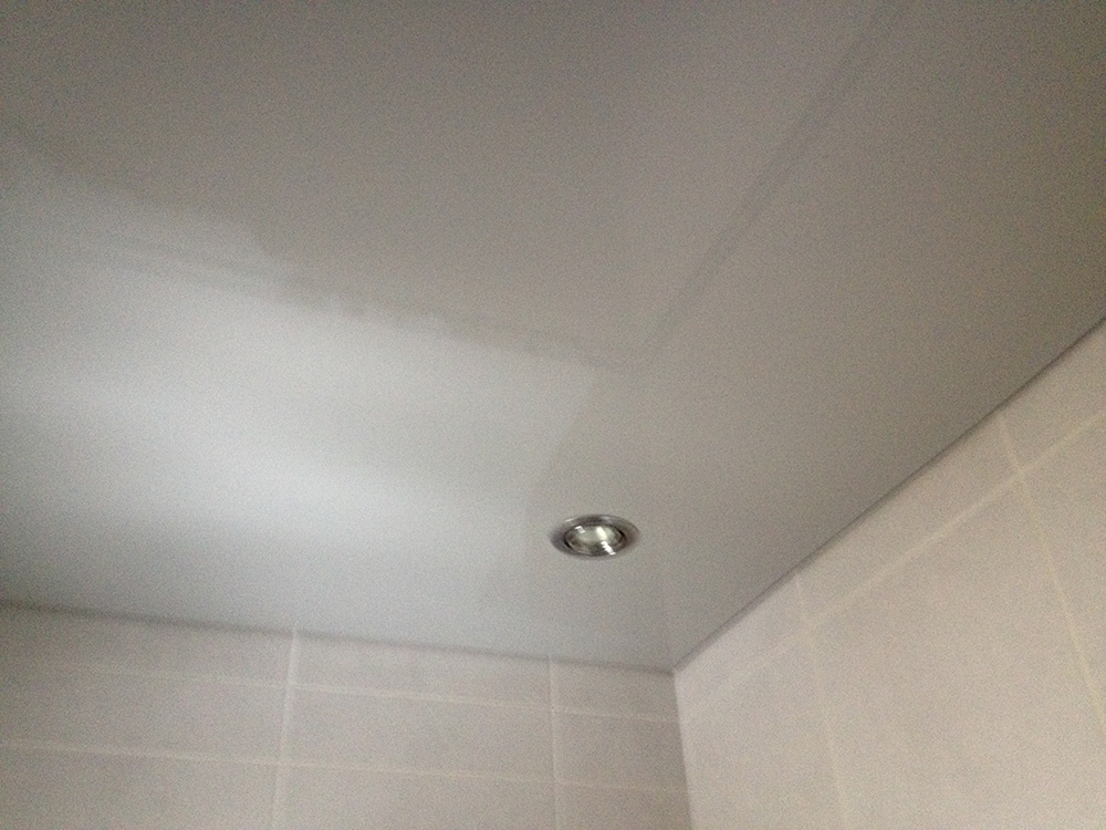 Lessivage- Nettoyage - plafond -tendu-PVC-couloir-cuisine-Mulhouse(44)