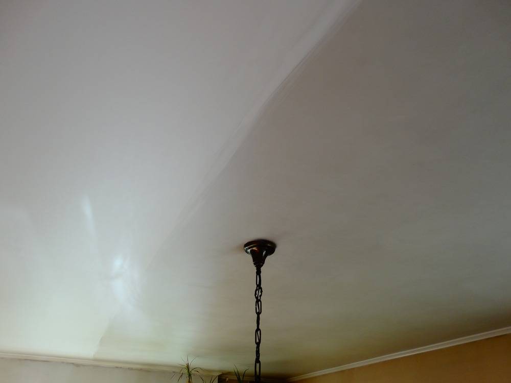 Lessivage- Nettoyage - plafond -tendu-PVC-salon-cuisine-Montbeliard(78)