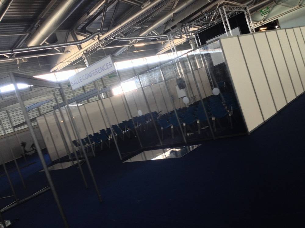 Montage- stands- salon- des carriere- Mulhouse (83)